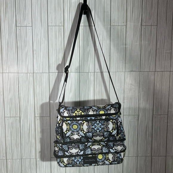 Vera Bradley "Plaza Medallion" Expandable Lunch Tote - Picture 2 of 8